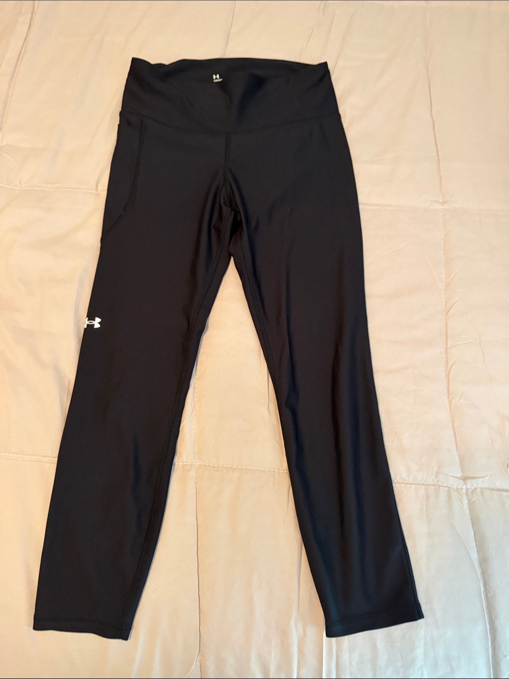 Under Armour Black womens Performance Leggings headgear M capri